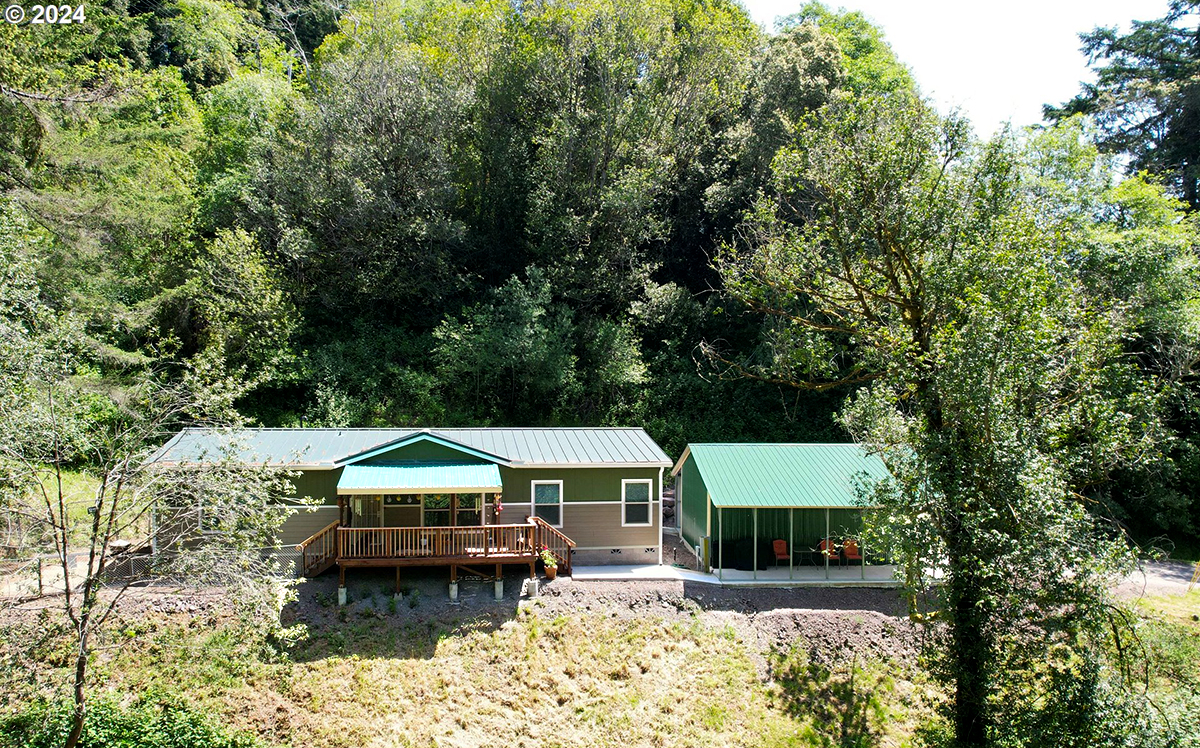 24167294, 98887 N Bank Chetco River Rd, Brookings, OR 97415