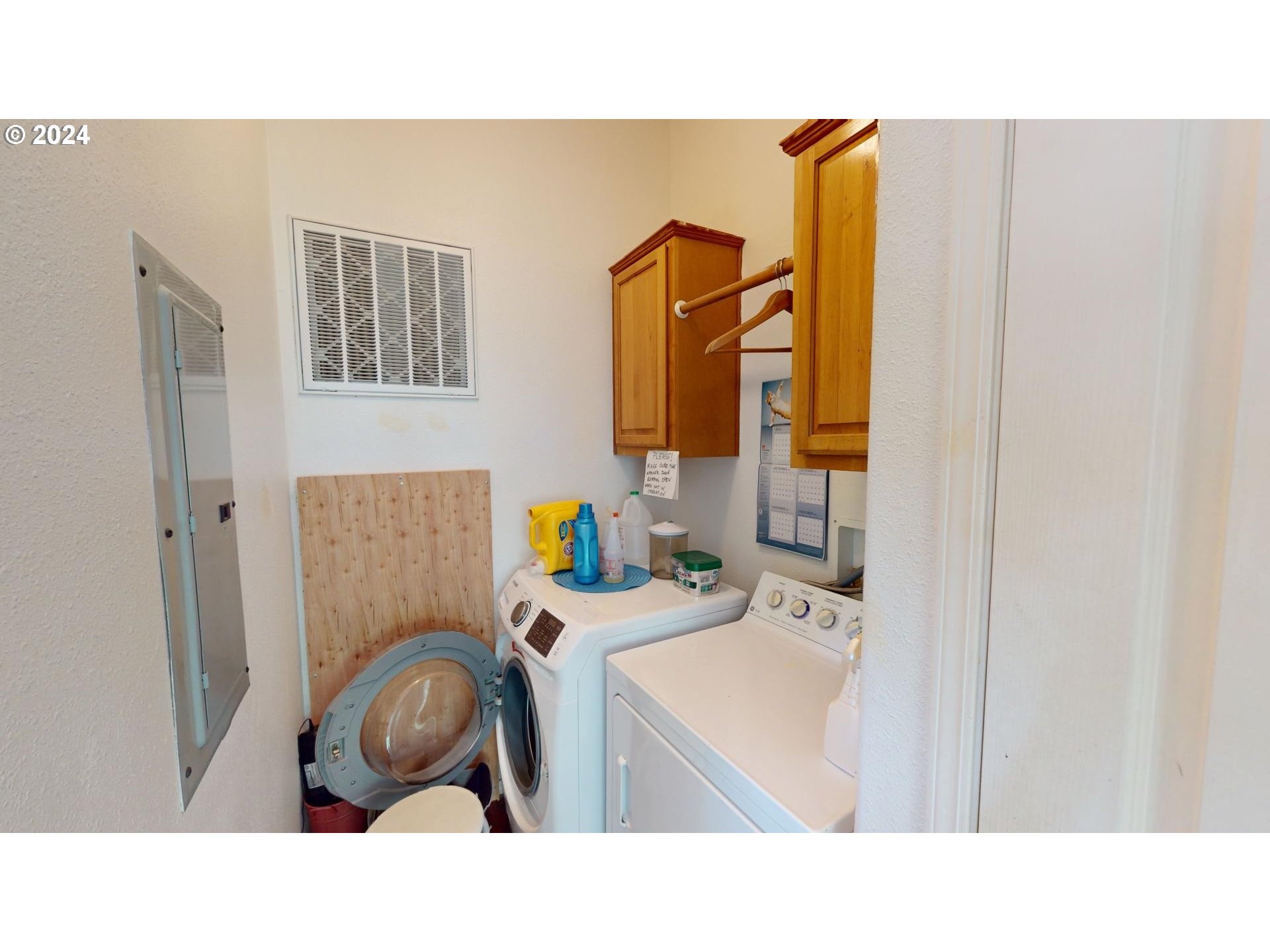 98041_Hall_Way_32_27