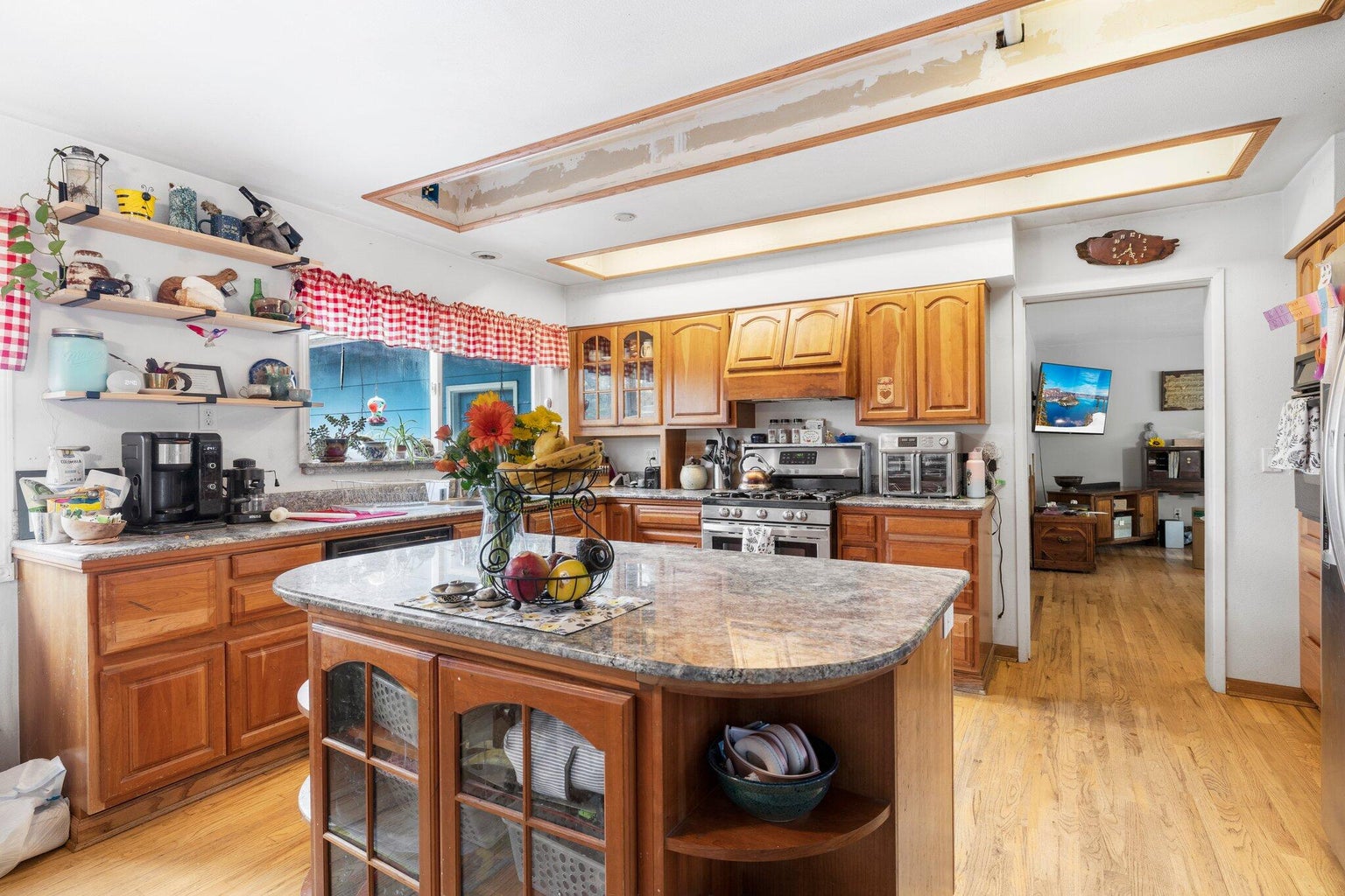 247_Carrollwood_Dr_10-Kit