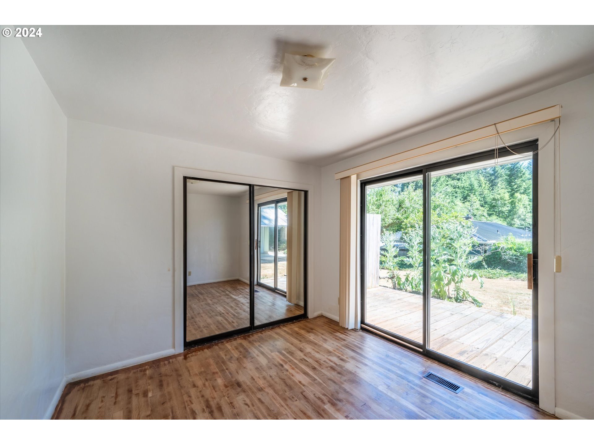 1425-CEDAR-AVE_19