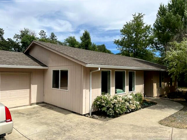 220185529,  2466 W Evans Creek Rd, Rogue River, OR 97537