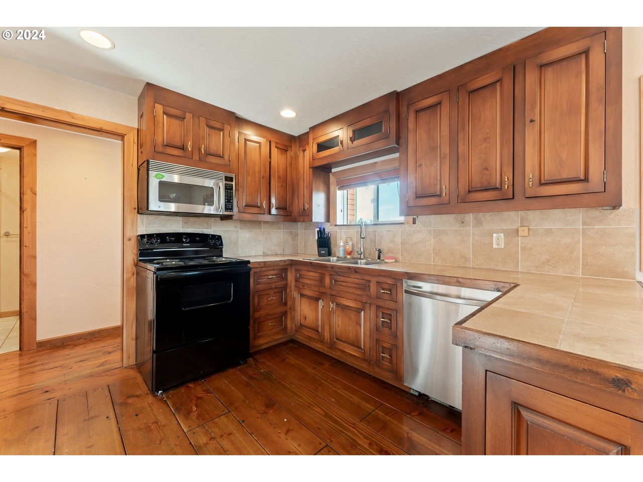 830-Fenwick-St_06