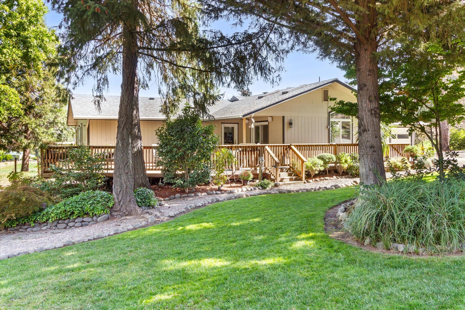 220194099, 17600 Hwy 238, Grants Pass, OR 97527