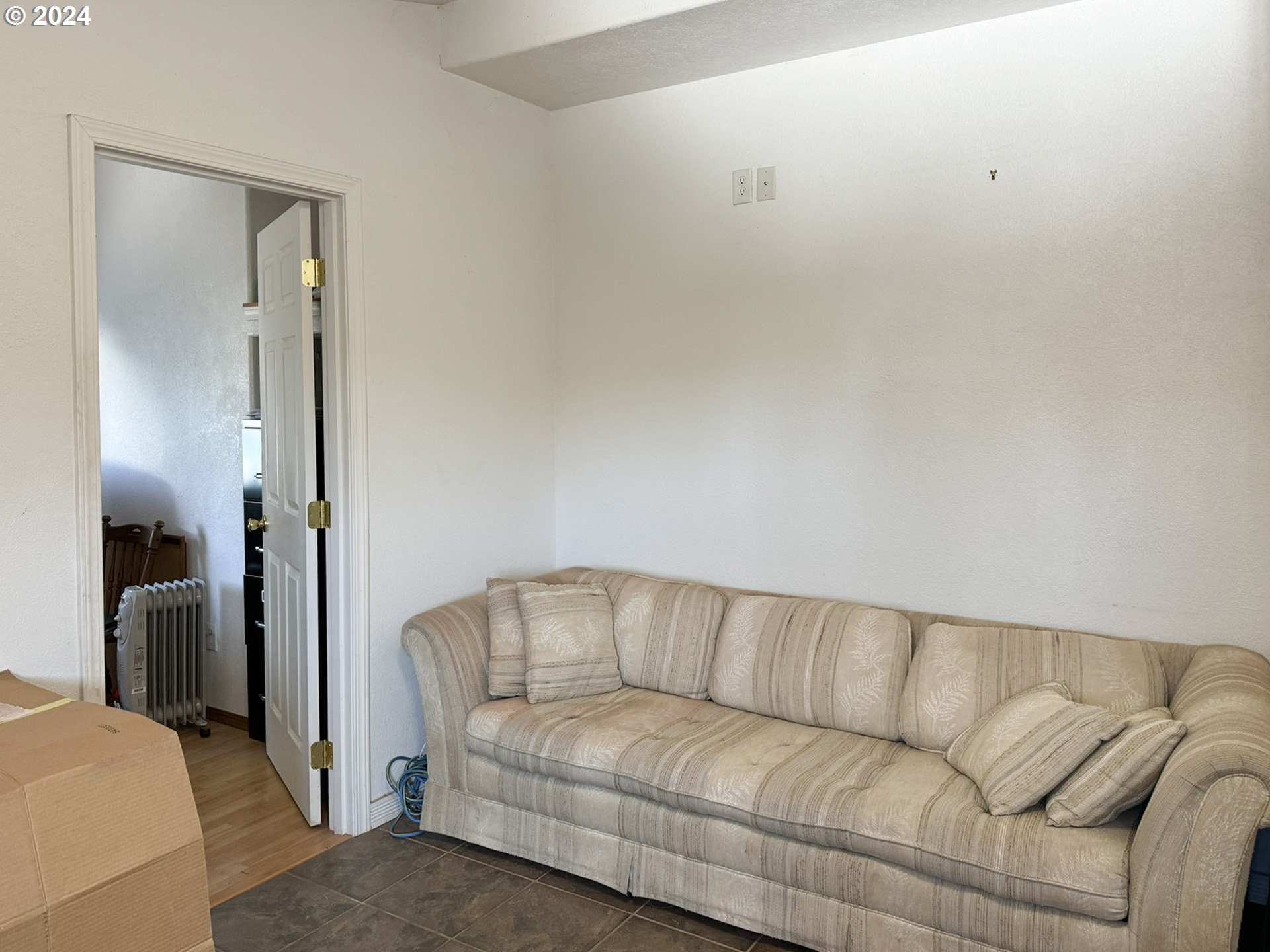 765-Cottage-St_33