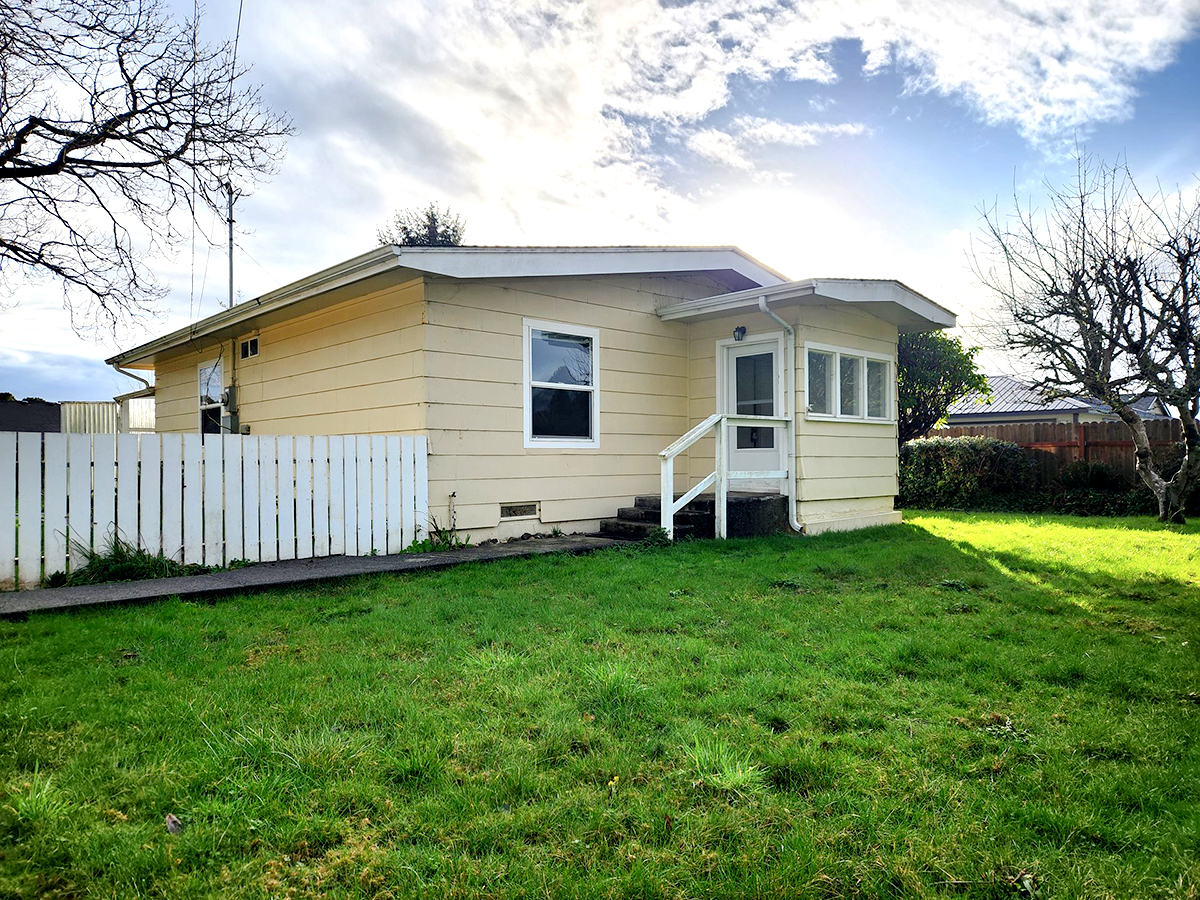 603897951, 96511 Dawson Rd, Brookings, OR 97415
