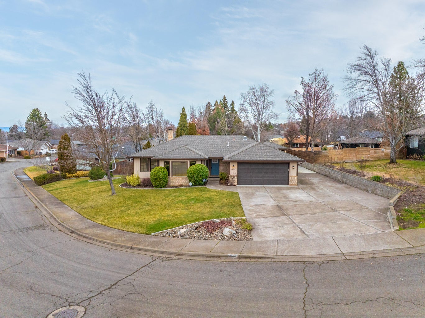 220197170, 1860 Canyon Ave, Medford, OR 97504