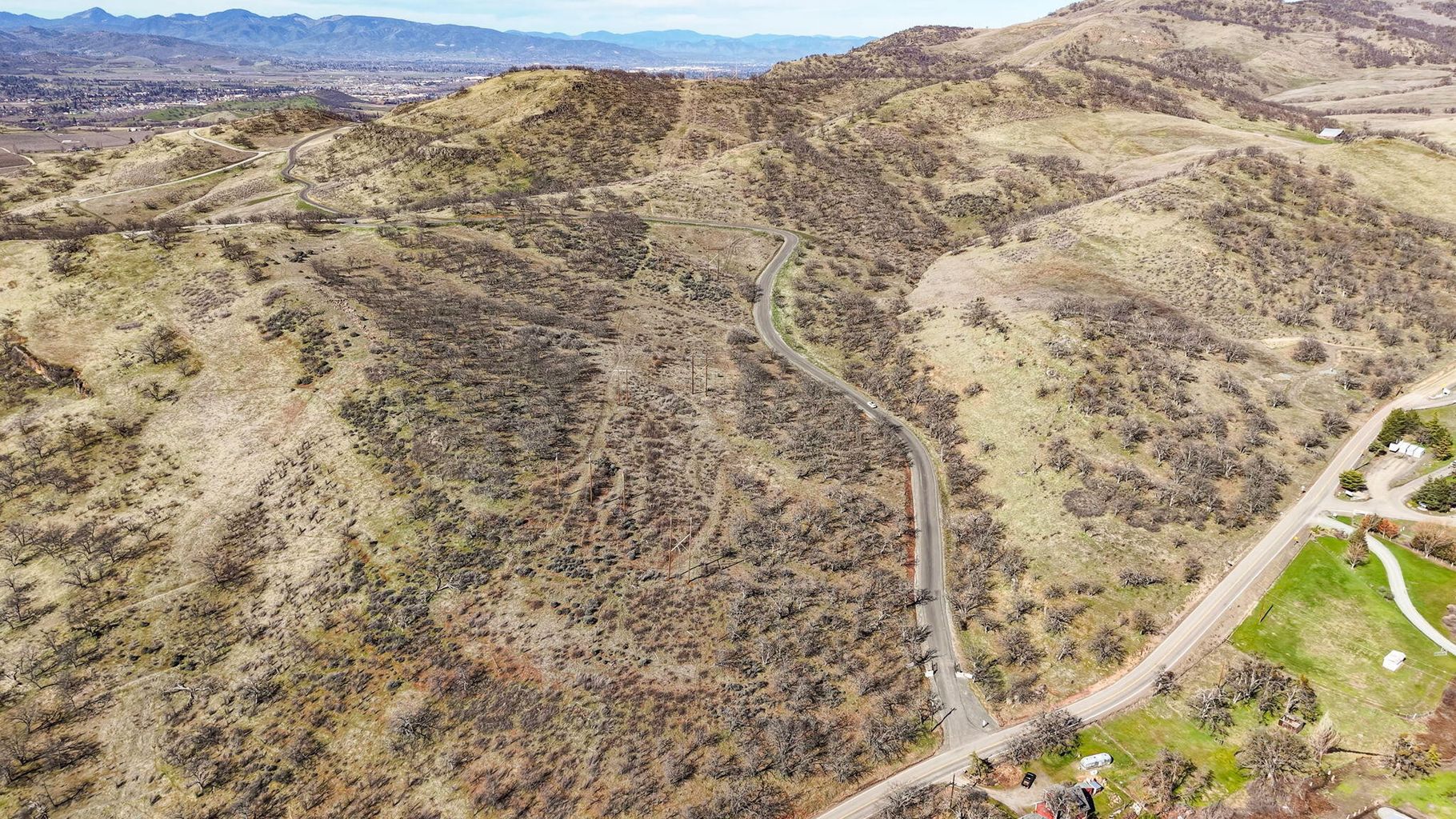 500_N_Valley_Rd_03