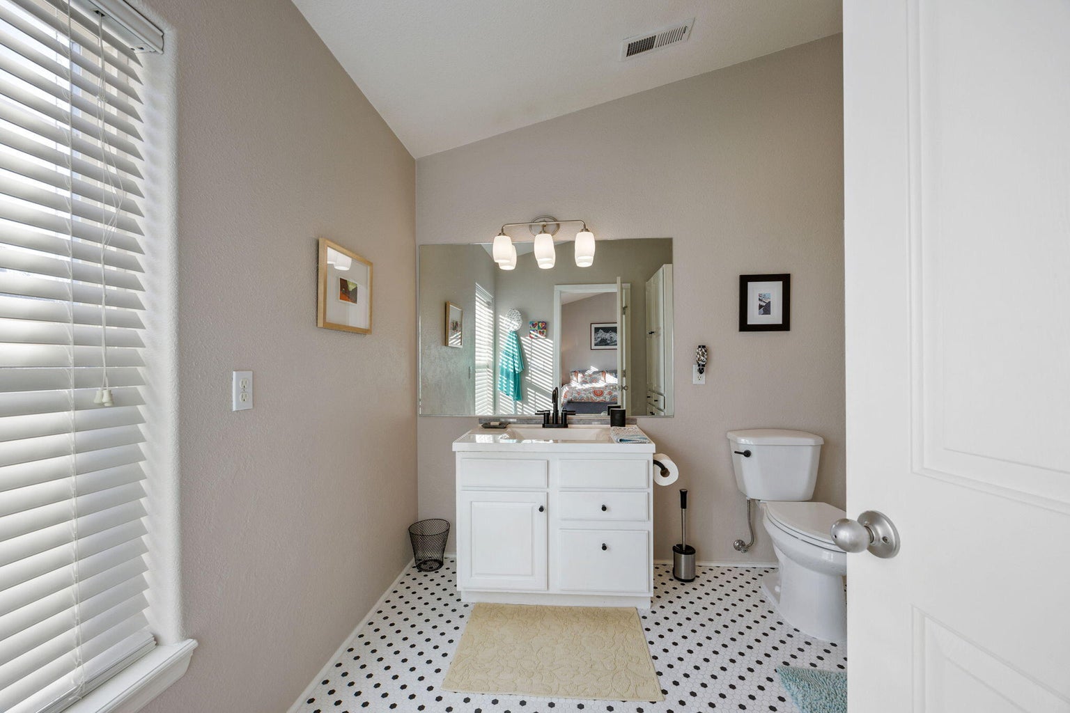 1224-N-Modoc-Avenue-35_17