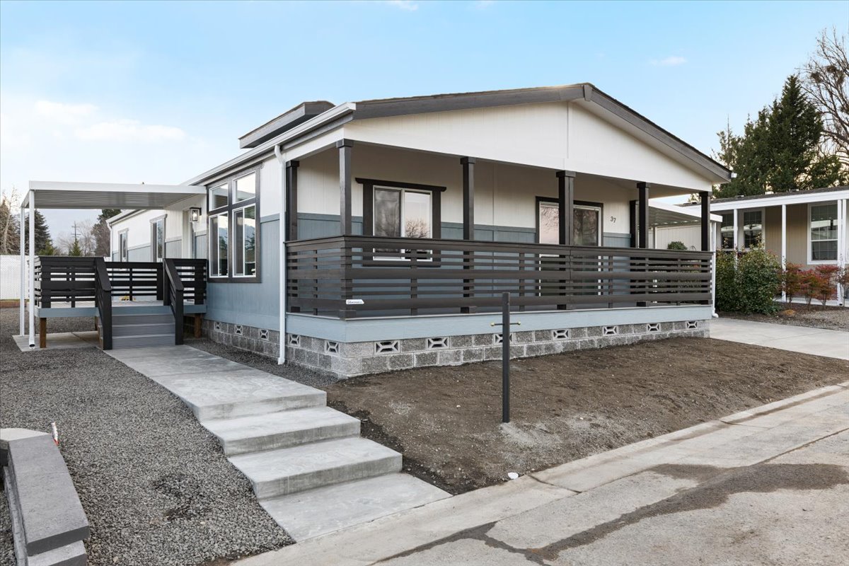 220195535, 4601 S Pacific Hwy #37, Phoenix, OR 97535