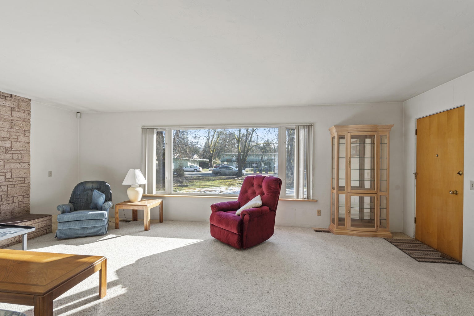 240_SW_Rogue_River_Ave_09