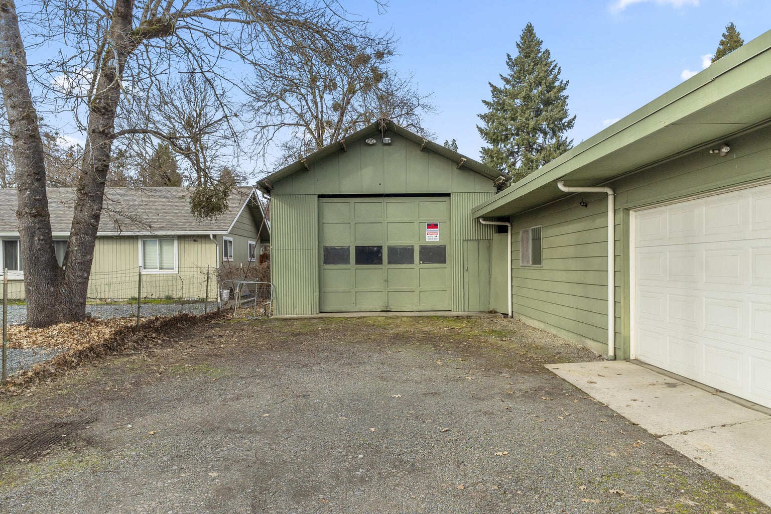 240_SW_Rogue_River_Ave_18