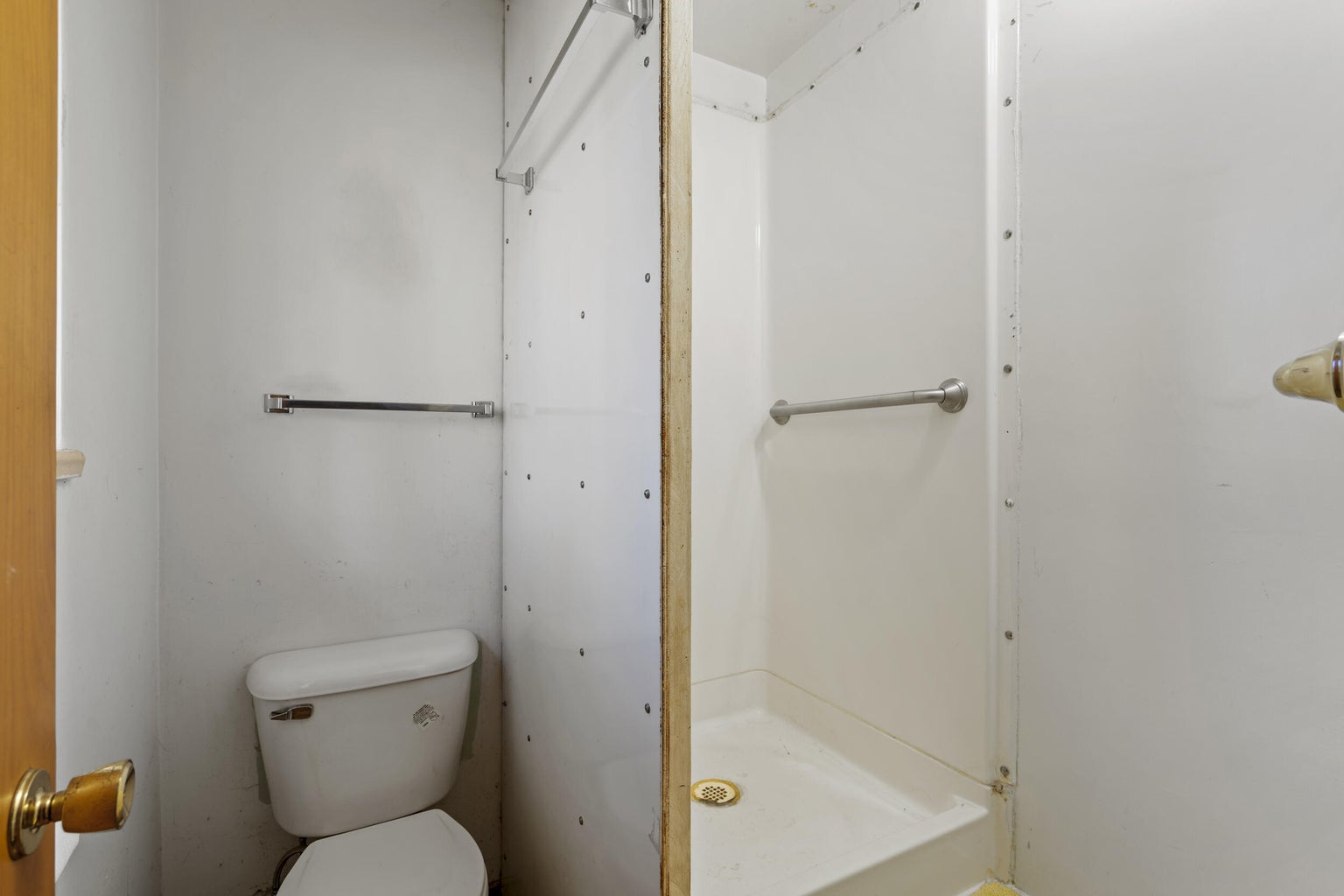 240_SW_Rogue_River_Ave_23