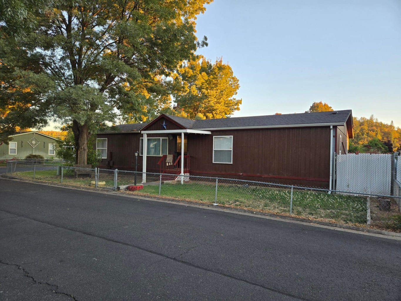 220193852, 633 E Archwood Drive 101 Eagle Point, OR 97524s
