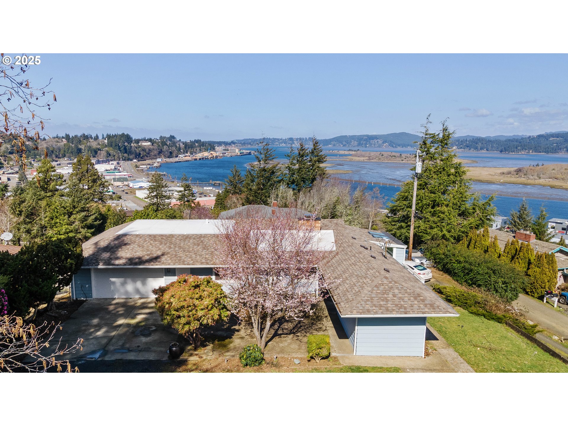 708647665, 546 W Fir Ave, Coos Bay, OR 97420