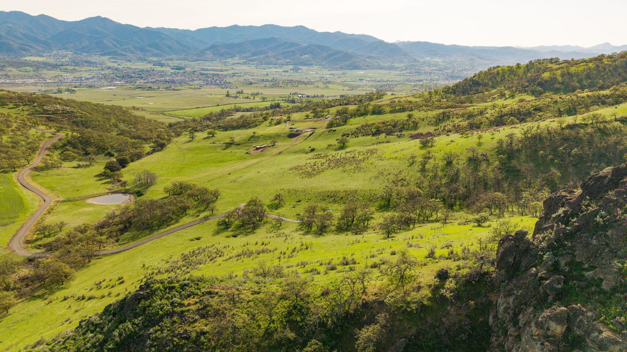 220197446, 570 N Valley Rd, Ashland, OR 97520