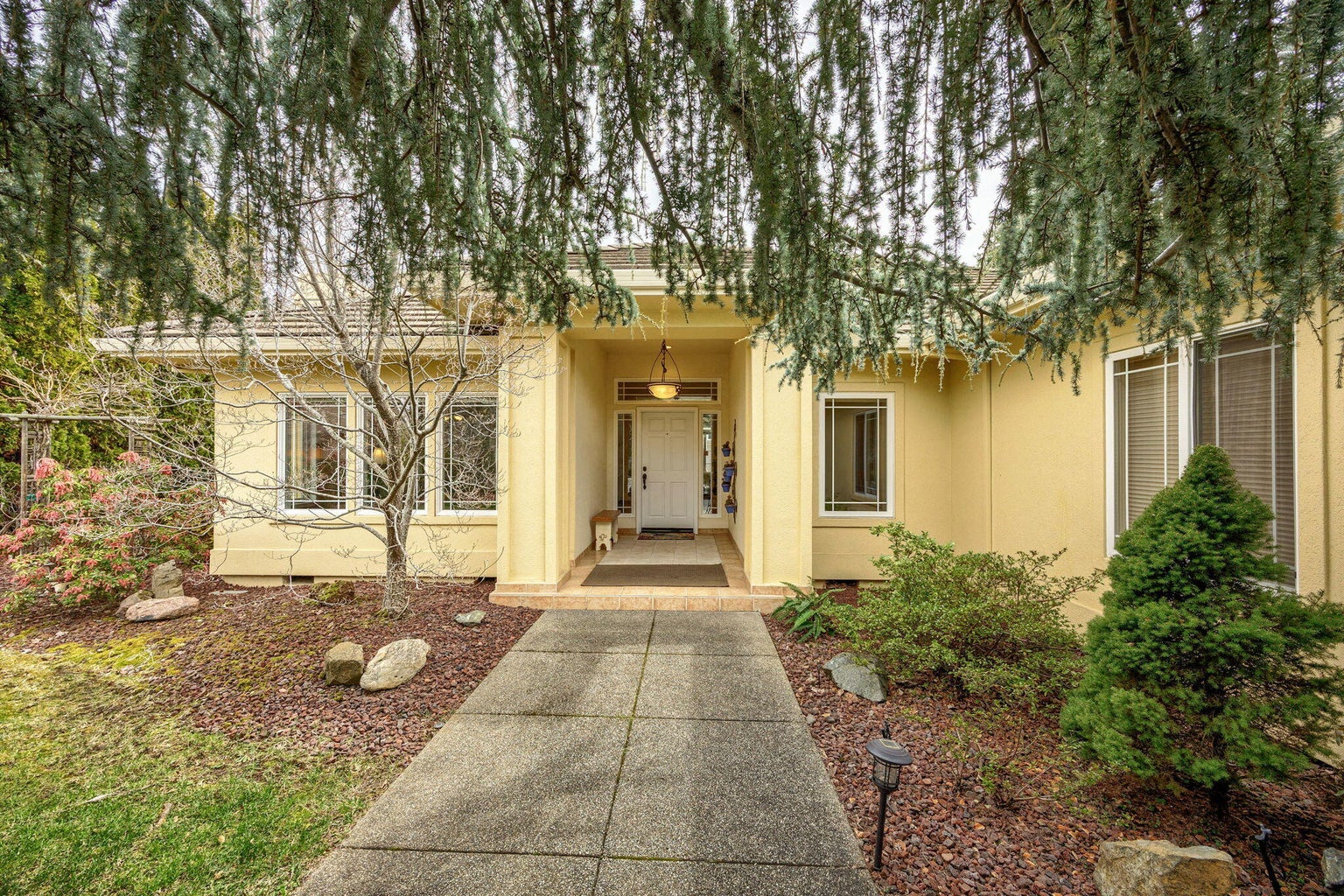 220197897, 781 Eastridge Dr, Medford, OR 97504