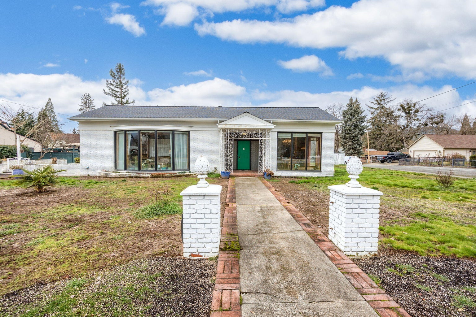 220195912, 796 NW 4th St, Grants Pass, OR 97526