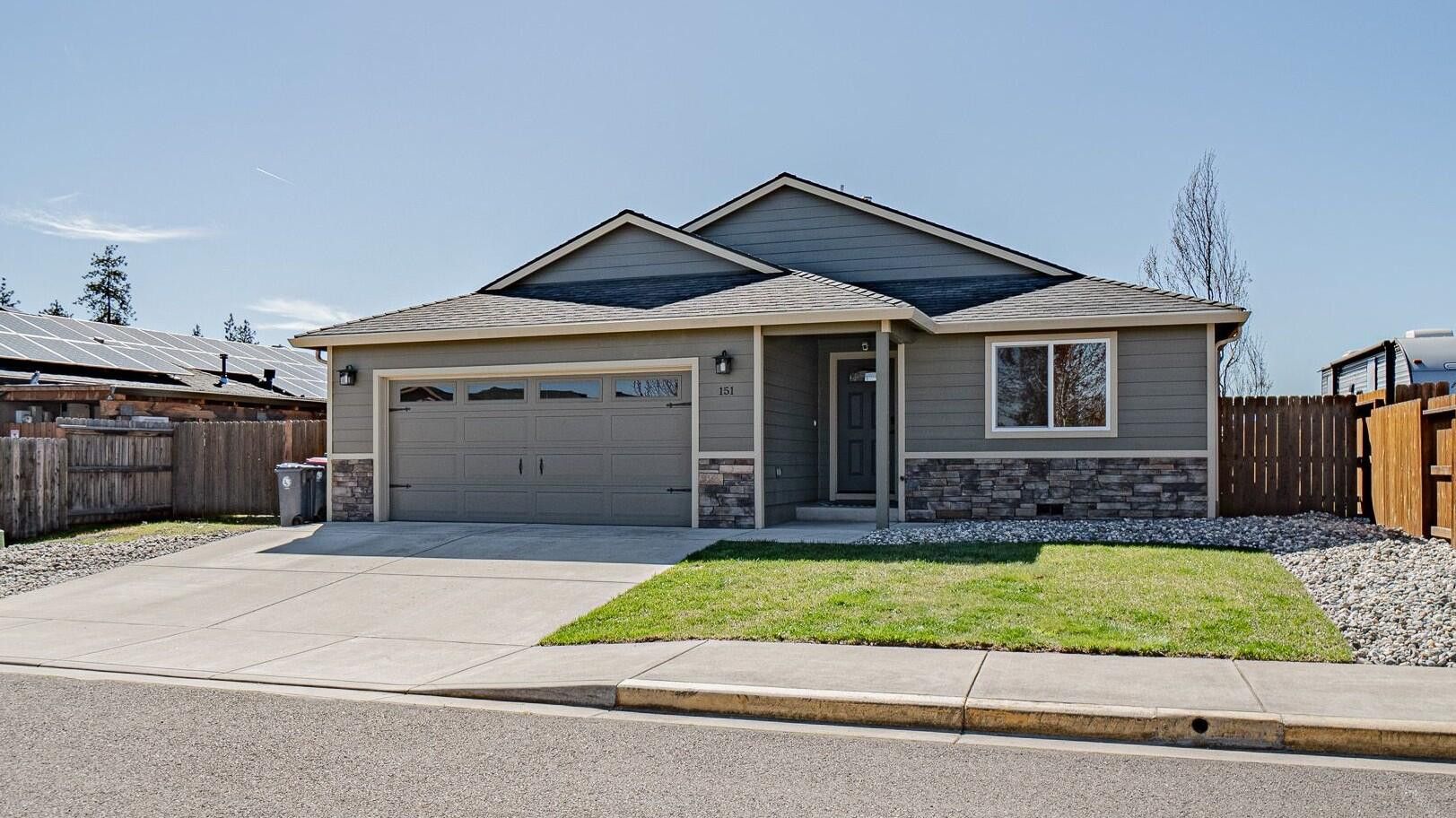 220198312, 151 Wind Song Ln, Central Point, OR 97502