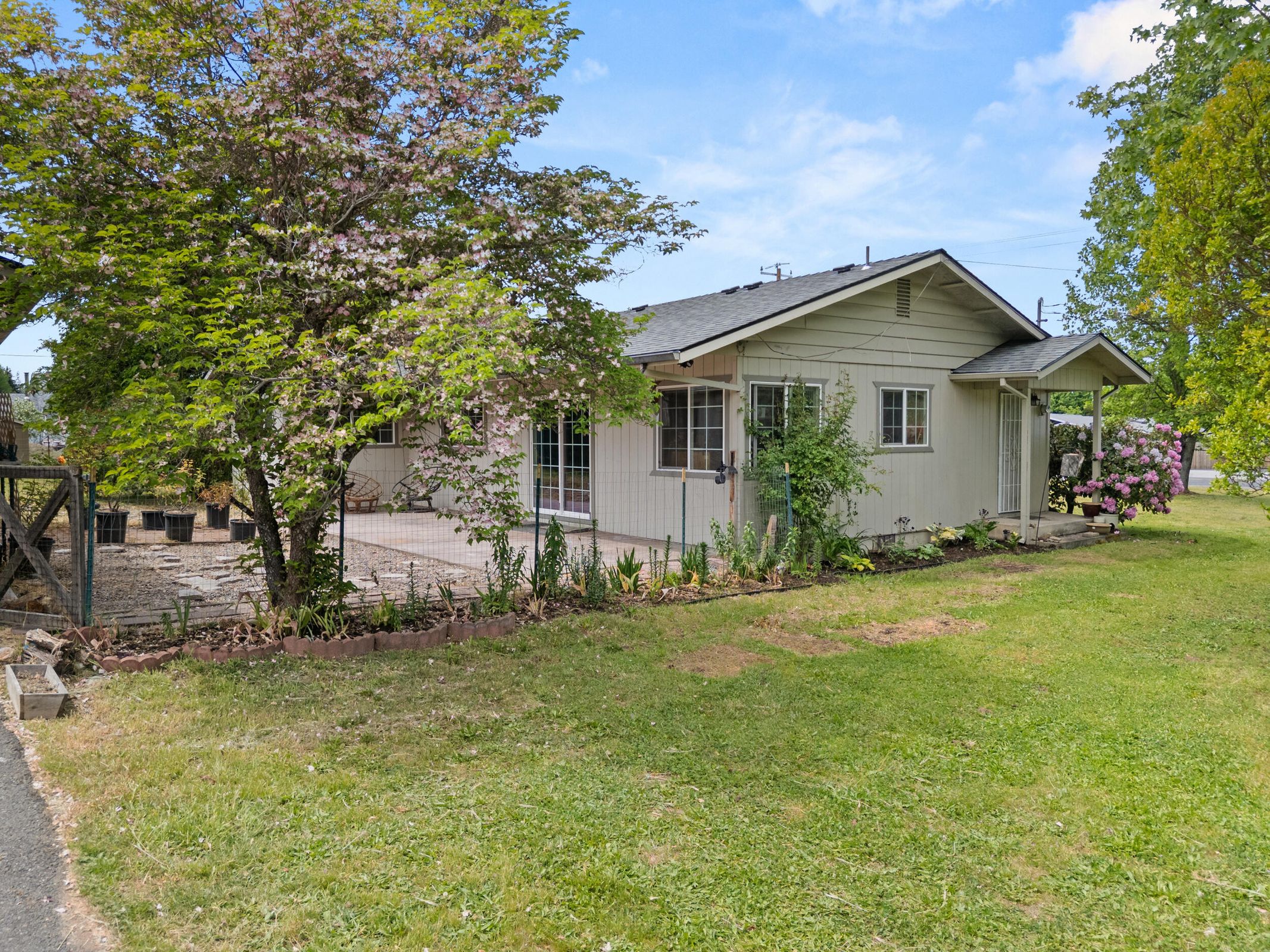 1960_Cloverlawn_Dr-25