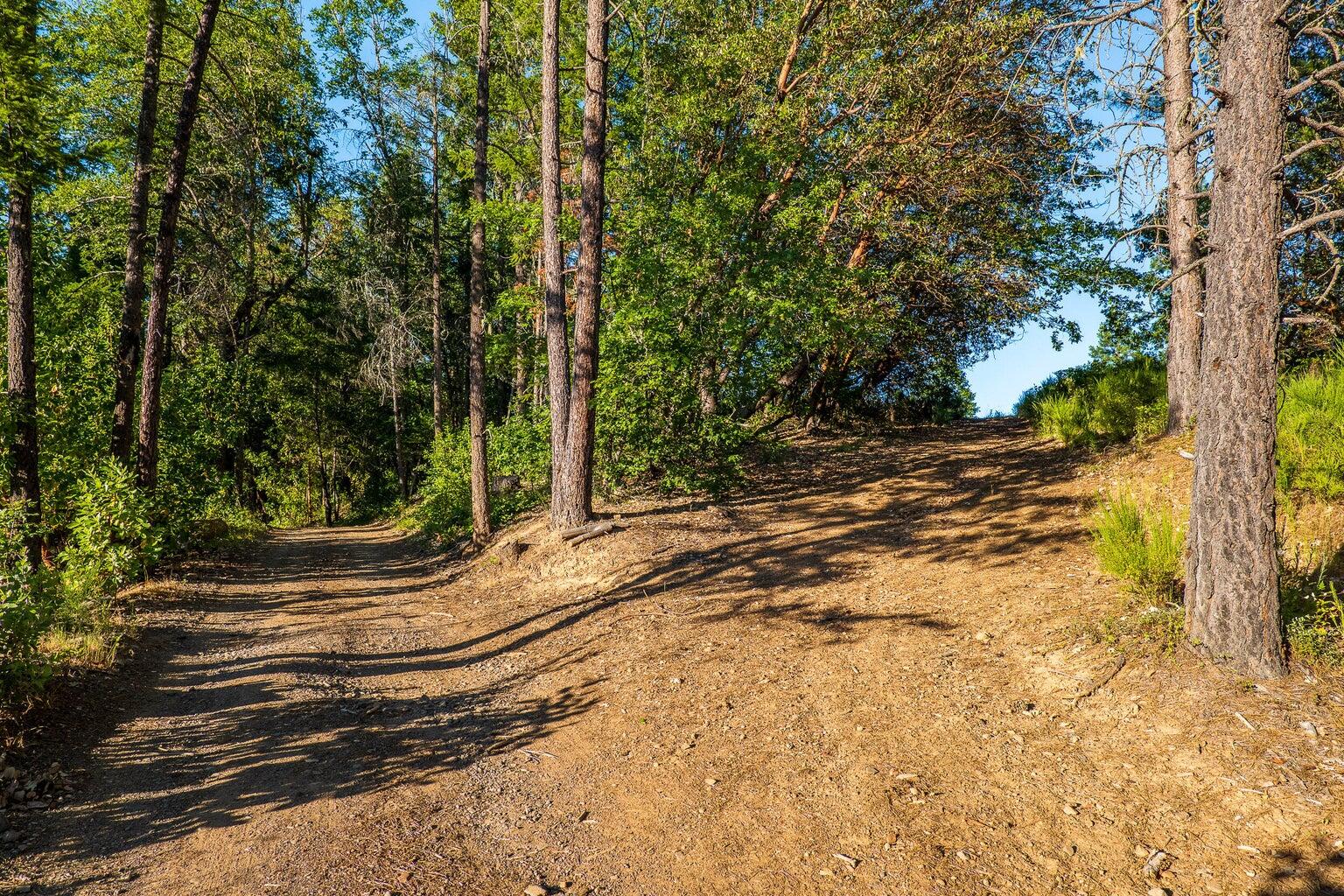 77acs_22503_Redwood_Hwy_09