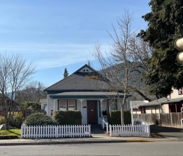 220160879, 214 E Main St, Rogue River, OR 97537, #220160879